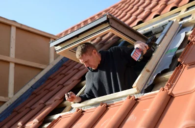 Pose de fenêtres de toit Velux à Marcilloles